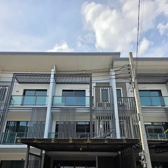 Сдаю: квартира · 3 спальни · 170 м2, Бангкок, 22 000 THB/мес