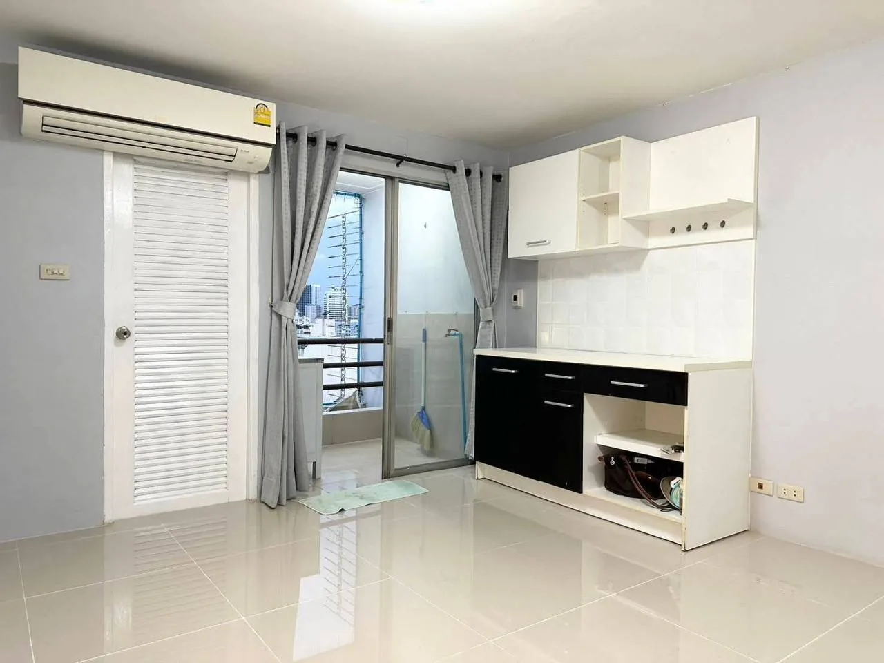 Rental listing photo in Thailand Rental listing photo in Thailand