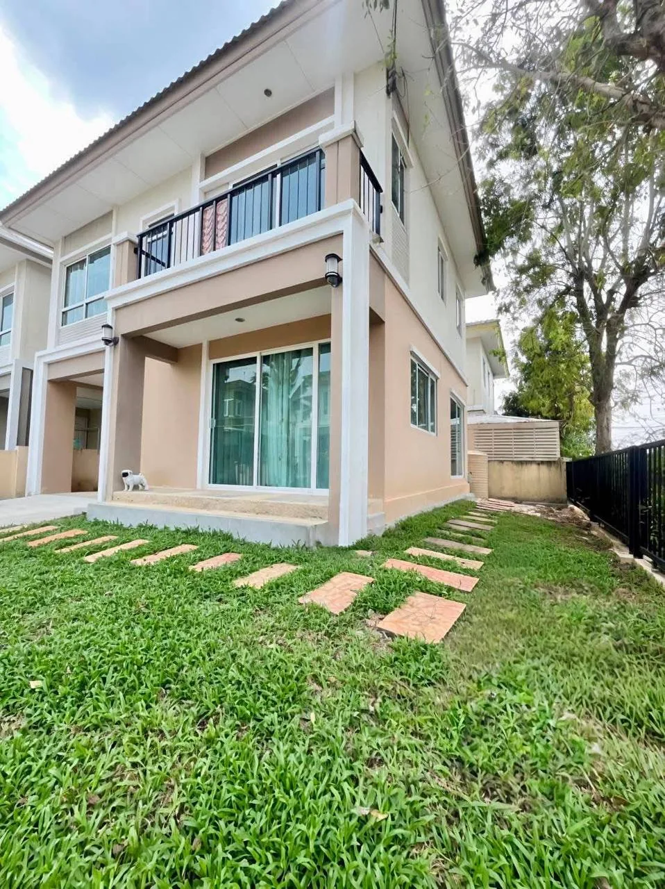 Rental listing photo in Thailand Rental listing photo in Thailand